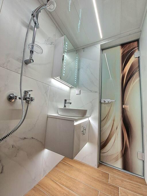 Luxury Apartment. 75 Inches Tv Varna Dış mekan fotoğraf